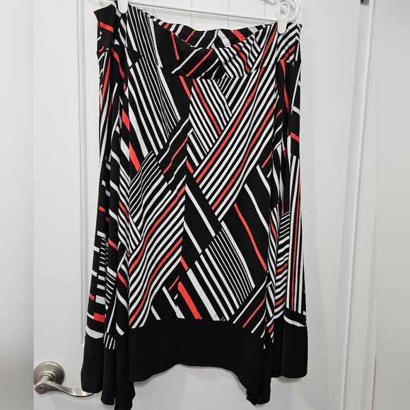 Avenue Black, White & Orange Asymmetrical A-Line Skirt Plus Size 18/20 - Picture 2 of 5